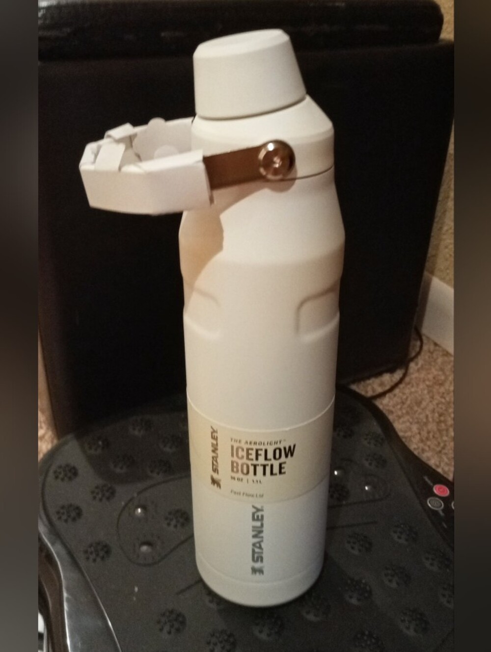 Cream Stanley IceFlow Aerolight Bottle with Fast Flow Lid | 36 OZ